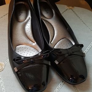 Black dress shoes